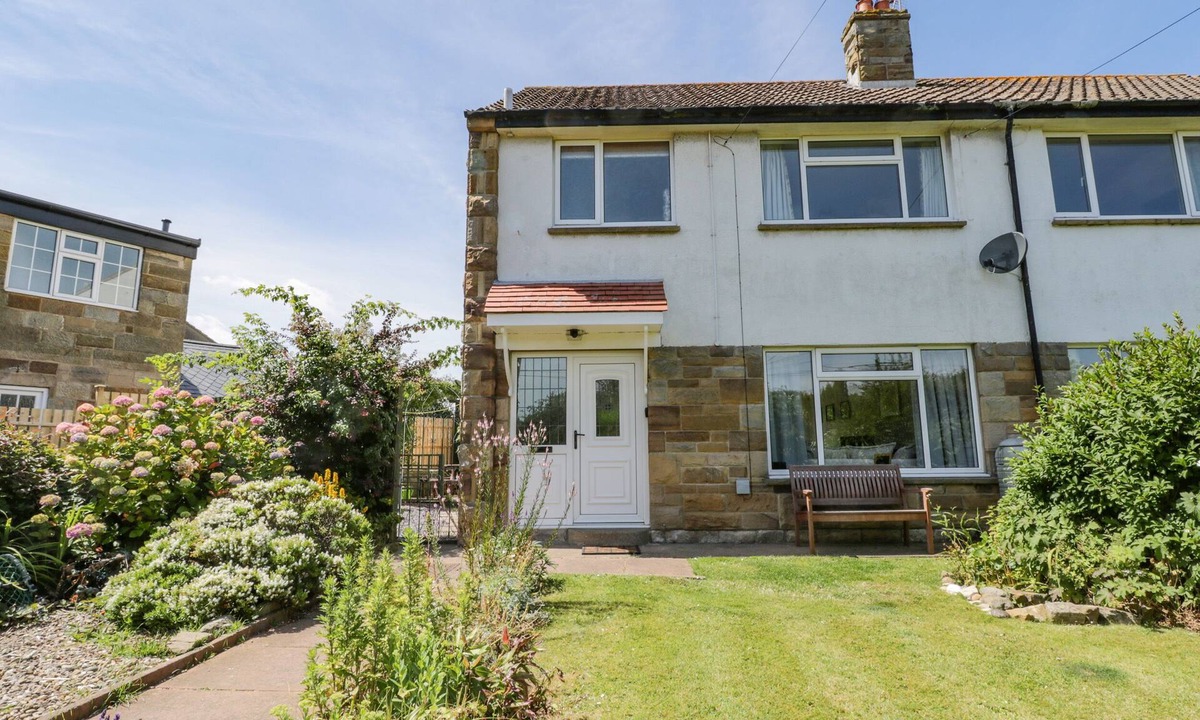Briggswath House | SEA CHANGE, pet friendly, with open fire in Whitby