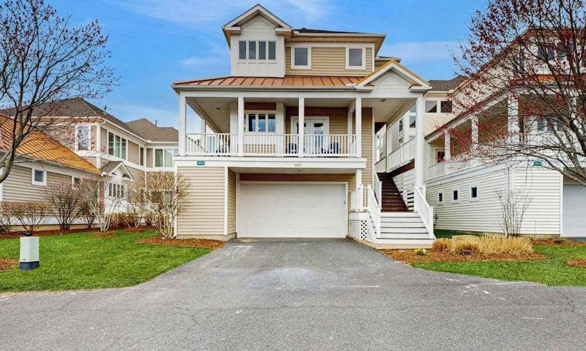 Bethany Beach House | Sea Colony Tennis house with gym, grill, & pool