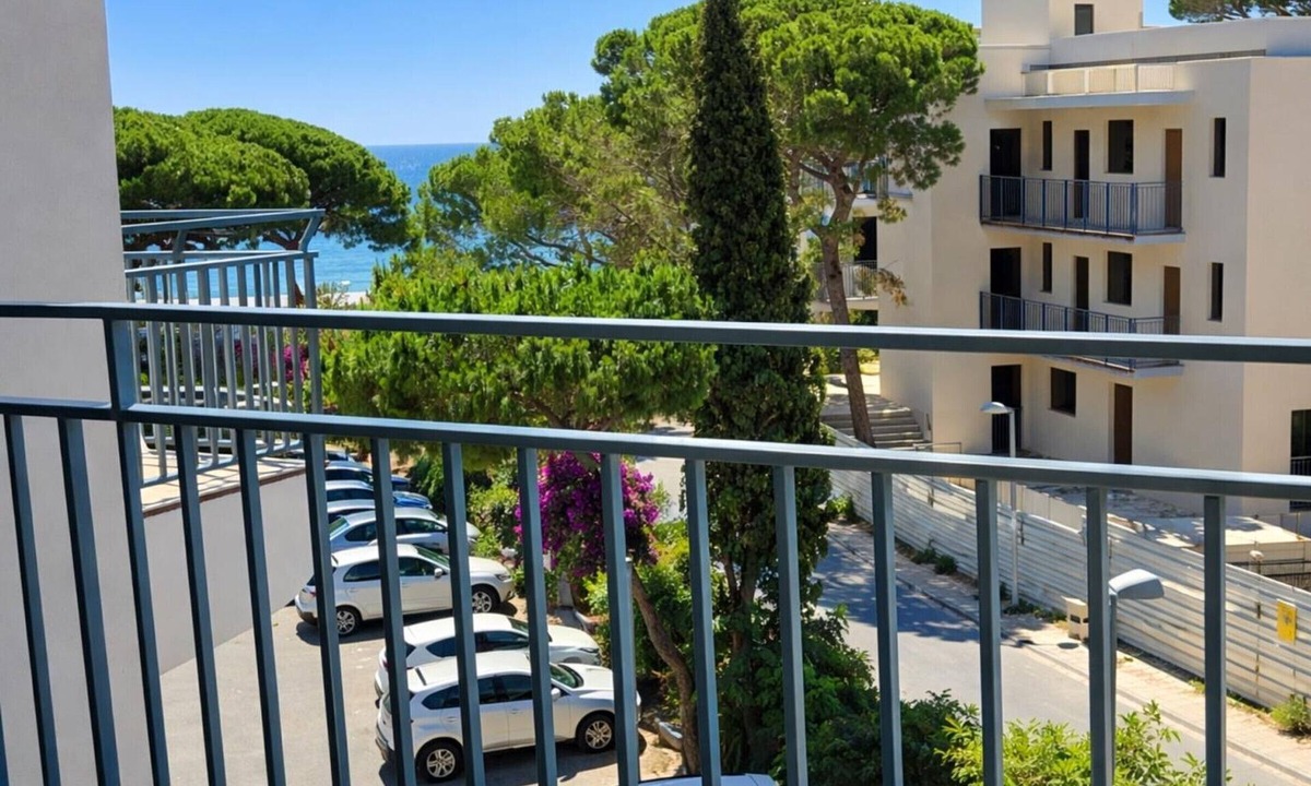 La Fosca Apartment | Sea-facing apartment on the Costa Brava