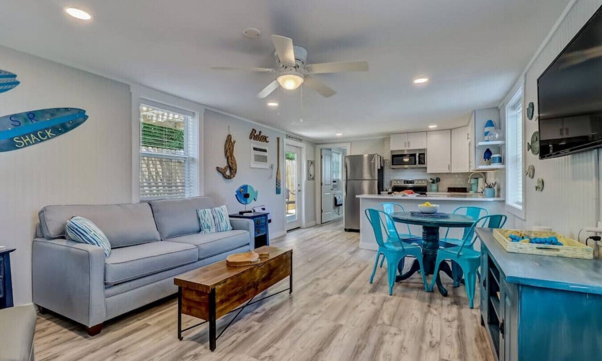 Fernandina Beach Apartment | Sea Glass Cottage #1 | Steps to Beach | Outdoor Courtyard