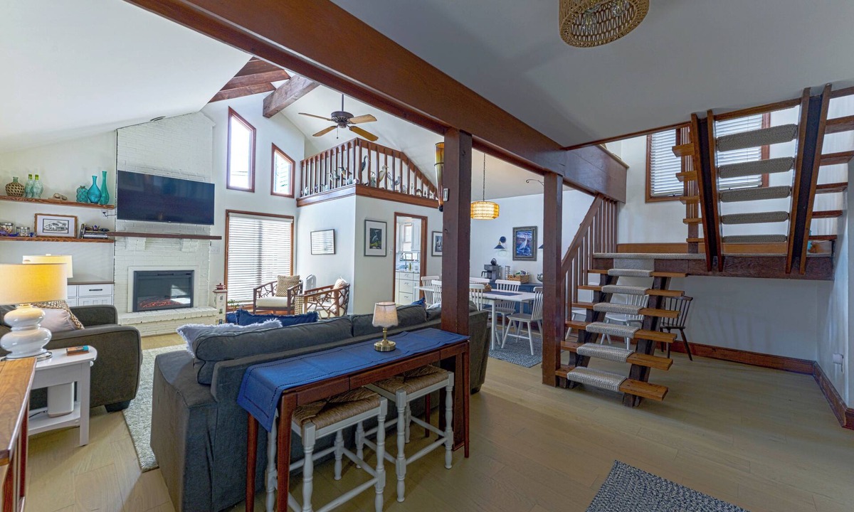Avalon House | SEA GLASS COTTAGE, OCEAN VIEWS, BEACH ACCESS 1 MINUTE AWAY, HANDICAP FRIENDLY!