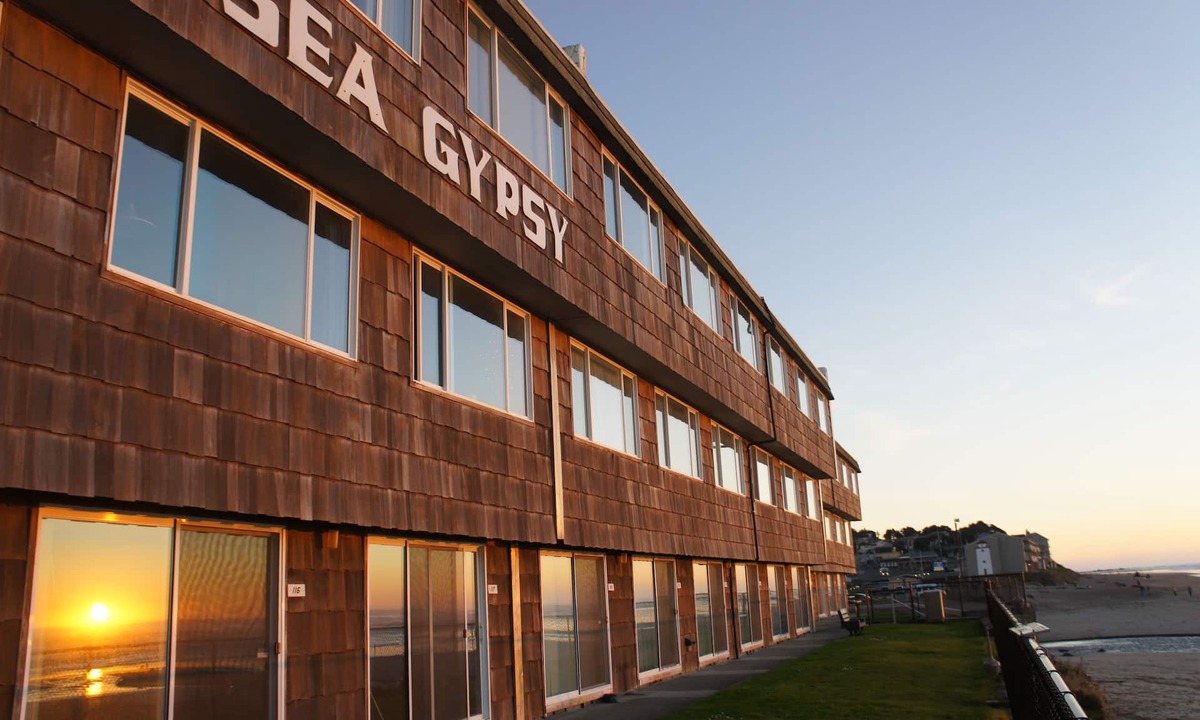 Lincoln City Condo | Sea Gypsy Rentals