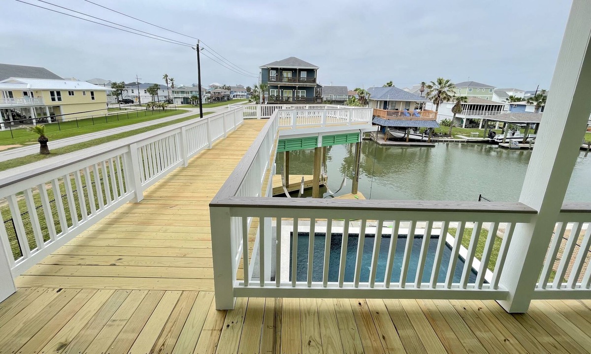 Galveston House | Sea Isle Canal House with private pool