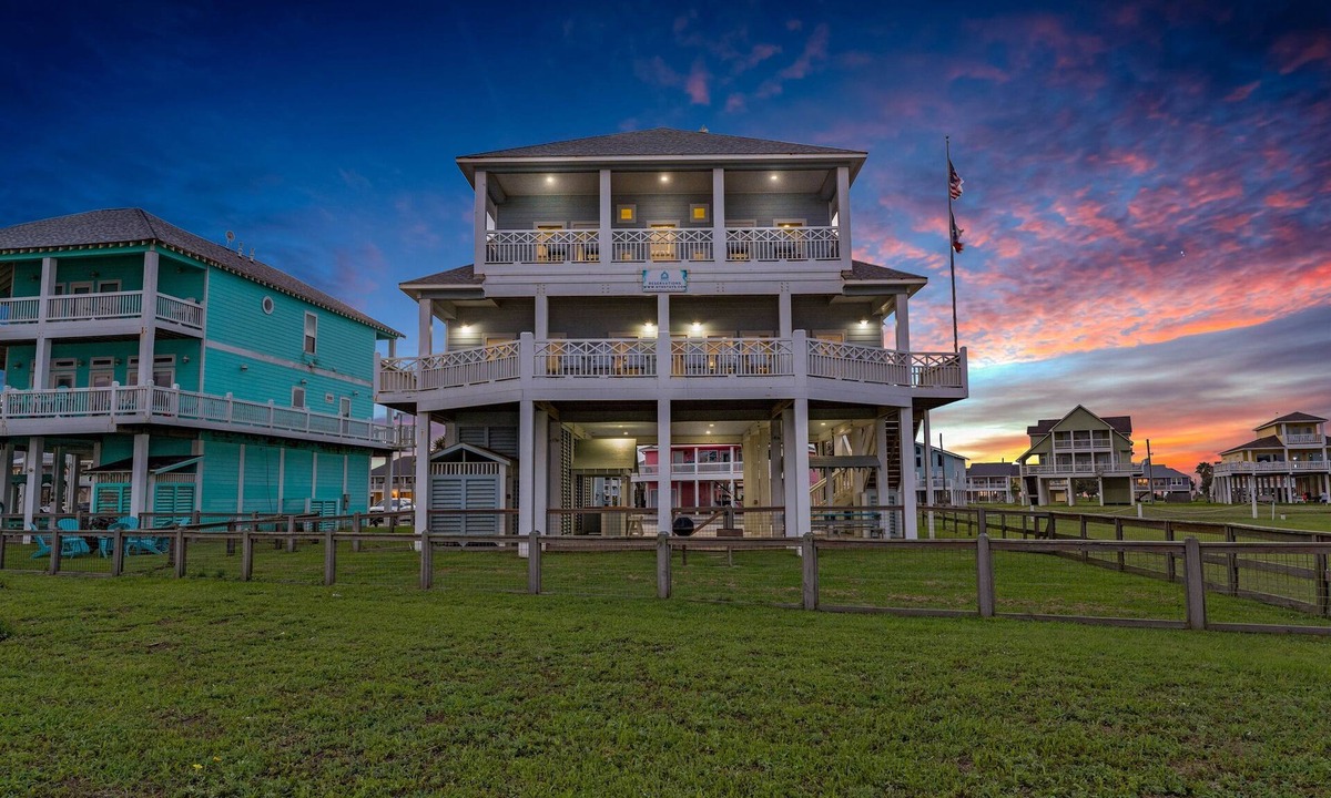 Port Bolivar House | Sea It All | Beachfront | 2 King Primary's
