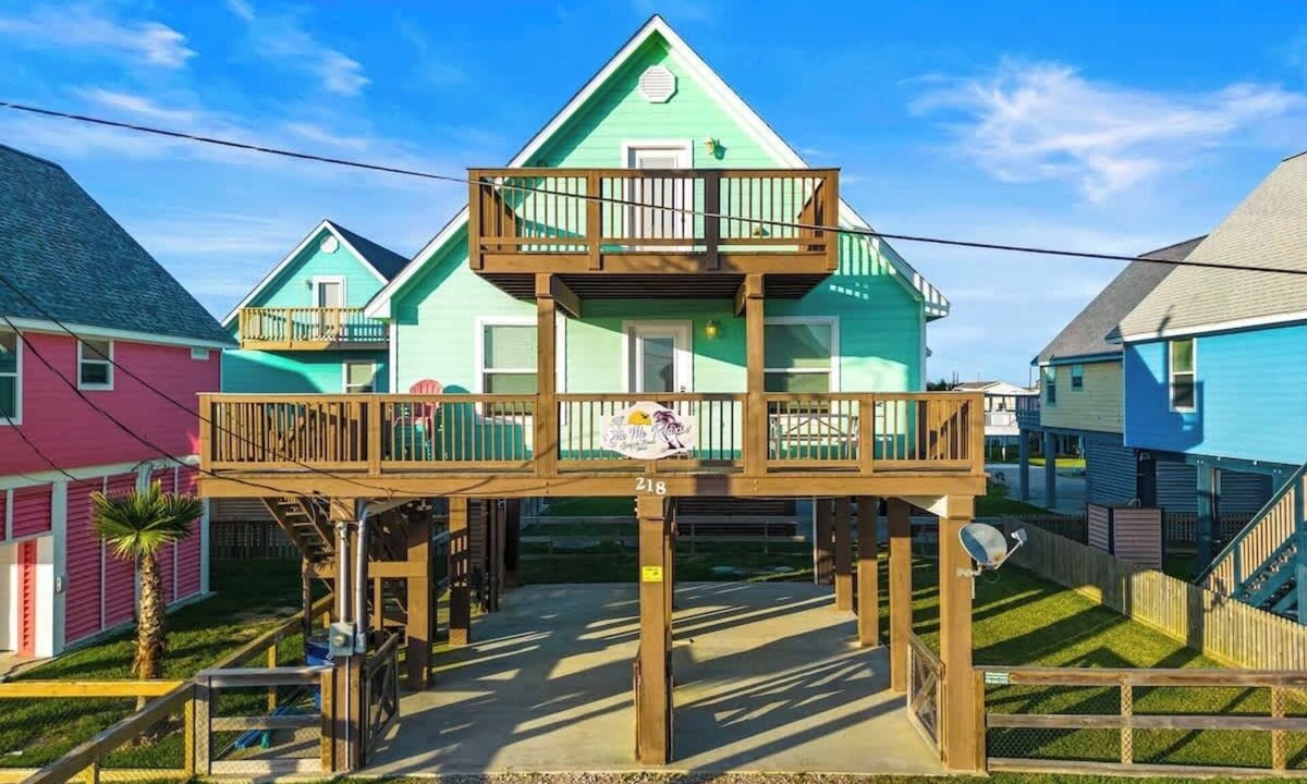 Surfside Beach House | Sea Me Relaxin · Walk to Beach | Sunset Bay Views | Pet Friendly
