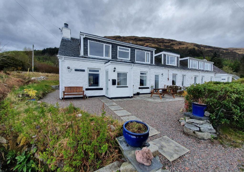 Kentallen House | Sea Otter Cottage