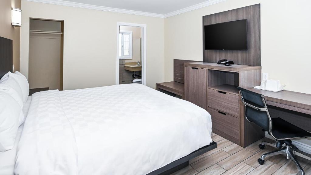 Zaferia Hotel | Sea Rock Inn - Long Beach