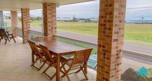 Caves Beach House | Sea Sounds