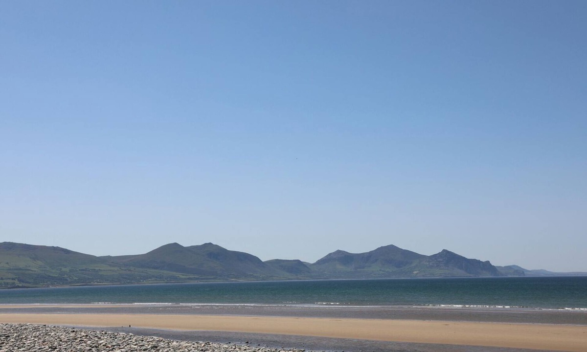 Dinas Dinlle Cottage | Sea Spray