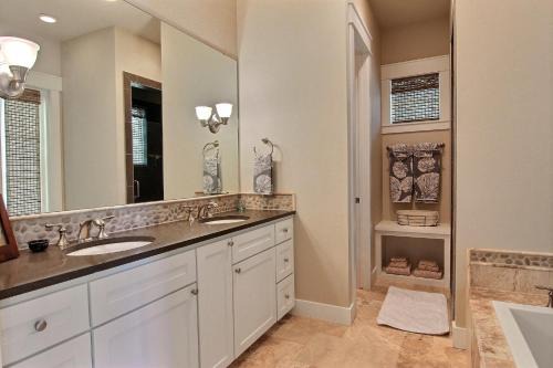 Cinnamon Shore House | Sea Star 104 ST