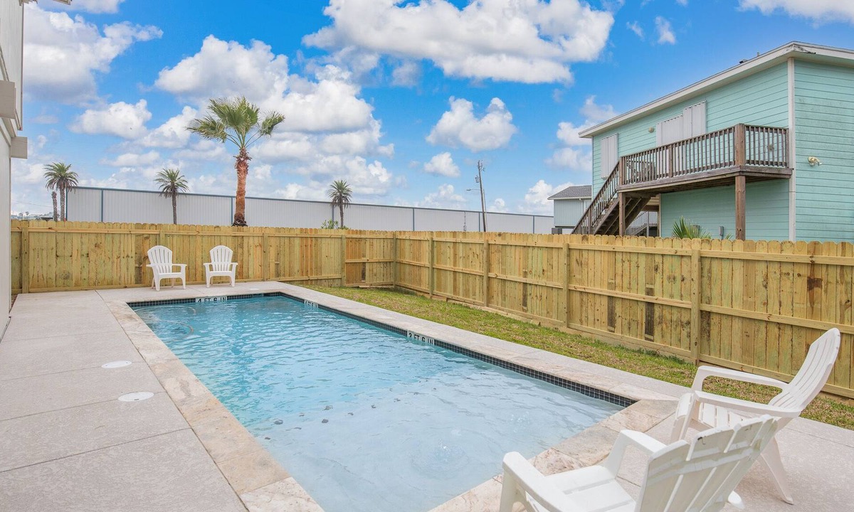 Leeward Sands House | Sea Therapy- Heated Private Saltwater Pool!