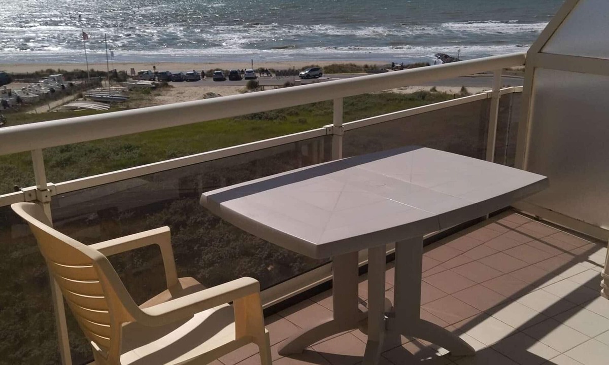 Merlimont-Plage Apartment | Sea-View Apartment with Cozy Decor, Balcony, Parking