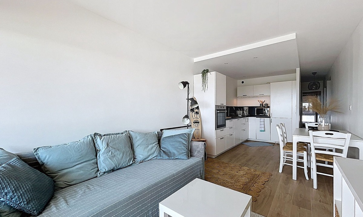 Carnon-Plage Apartment | Sea View Apartment with Terrace & Parking