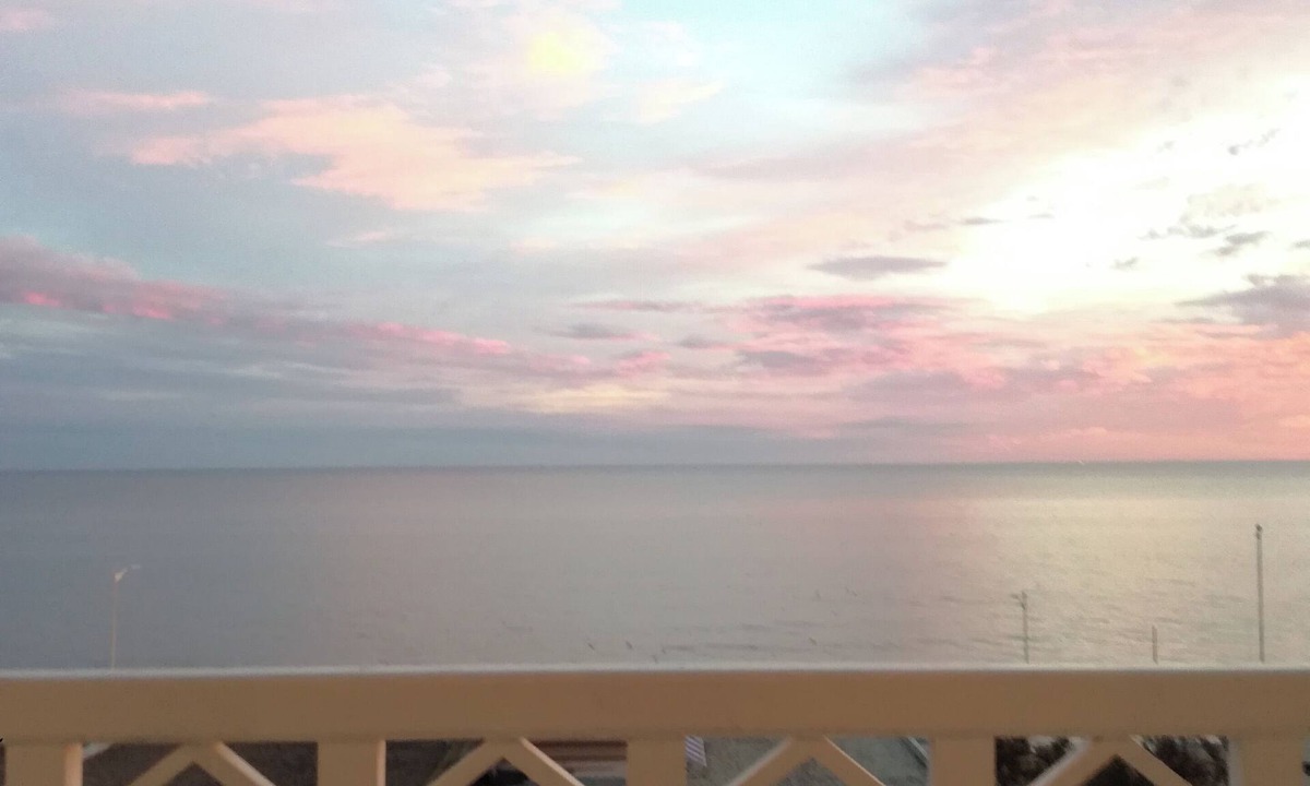 Luc-sur-Mer Apartment | Sea view