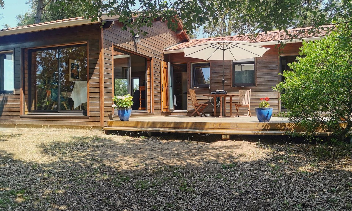 Saint-Michel-Chef-Chef House | Sea-view house with large terrace and wooded grounds.