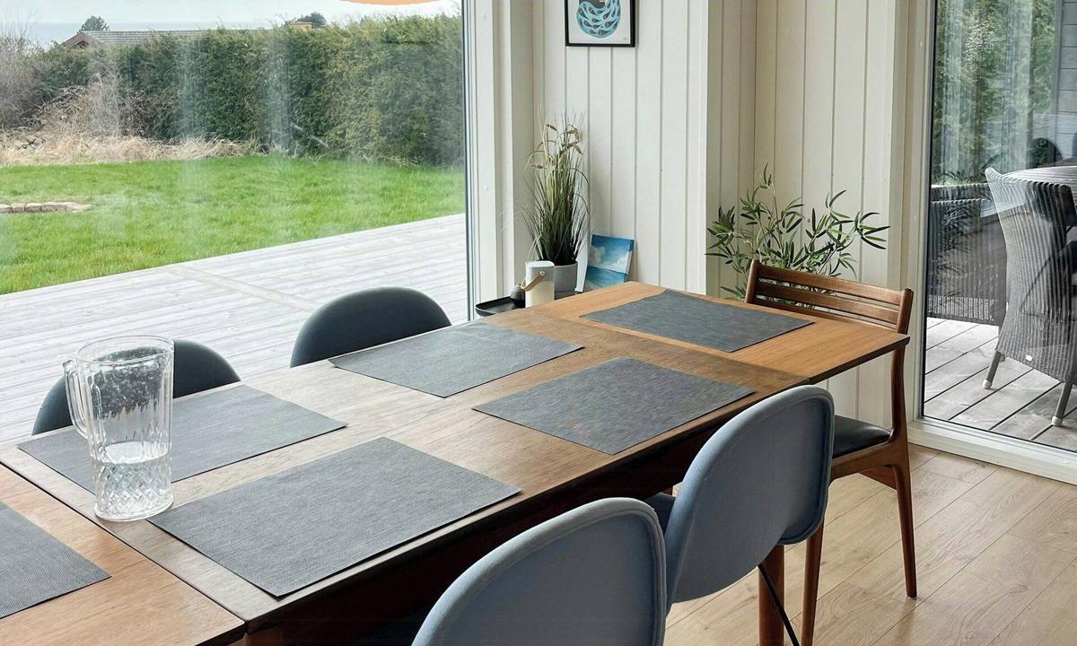 Kalundborg House | Sea view holiday home at Røsnæs