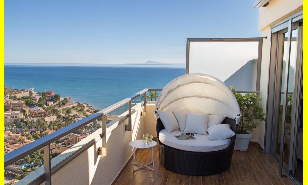 Faro de Cullera Apartment | Sea View Penthouse in Cullera