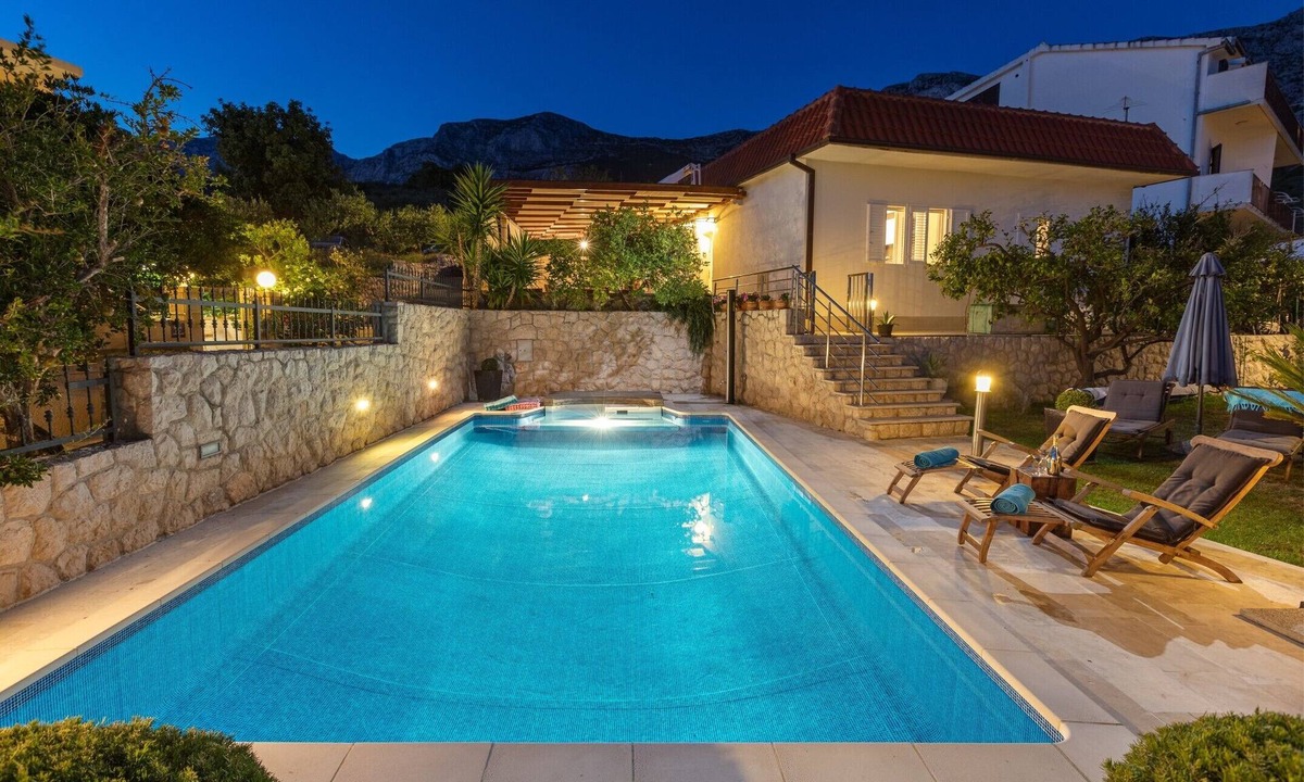 Podgora House | Sea View, Private Heated Pool, 5 minutes to Beach, Peaceful Nice Villa