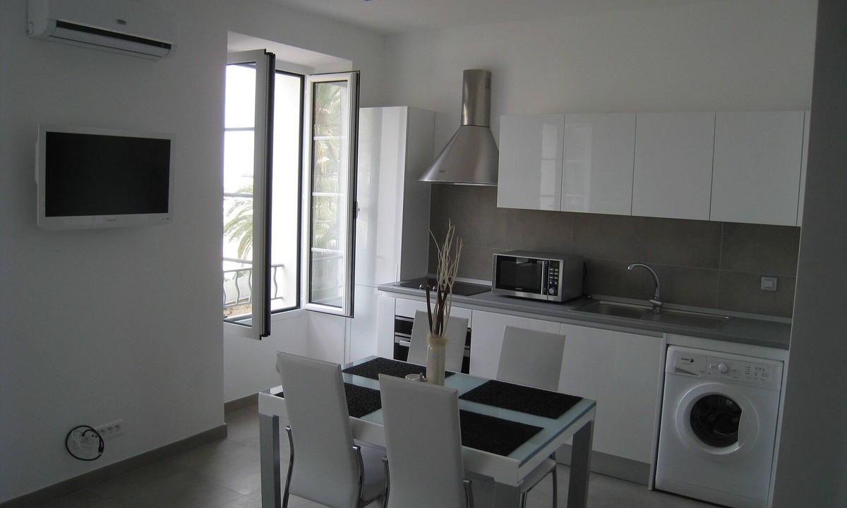 Menton Apartment | SEA VIEW STUDIO - PARKING - GARAVAN