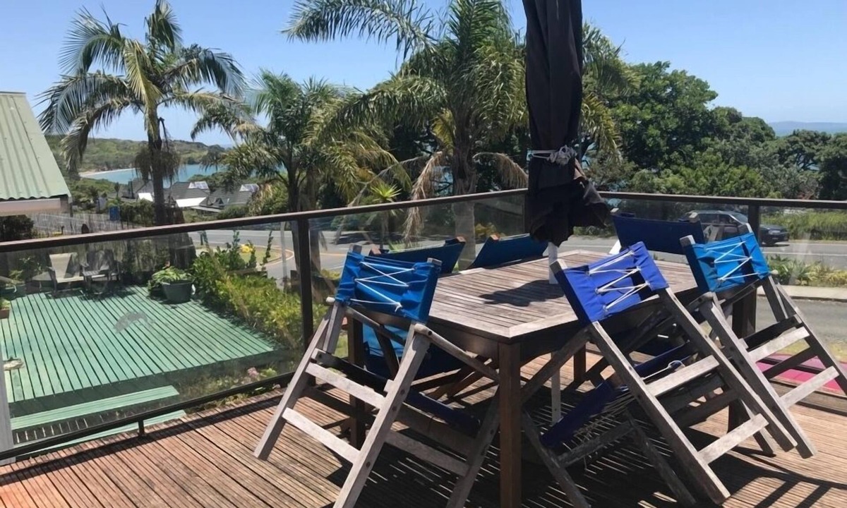 Coopers Beach House | Sea Views and Beach Walks