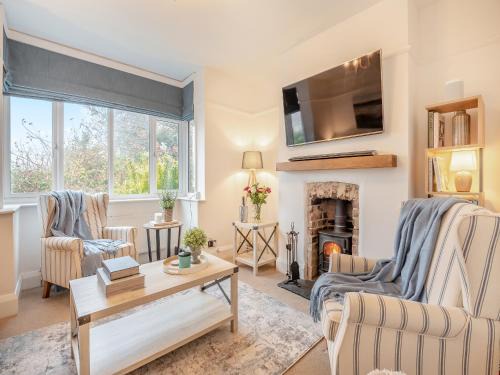 Poole House | Sea Whispers Cottage