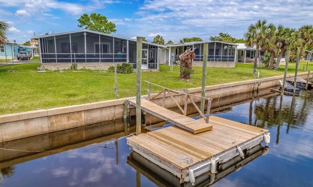 Crawfordville House | Sea Ya on the Canal at Shell Point