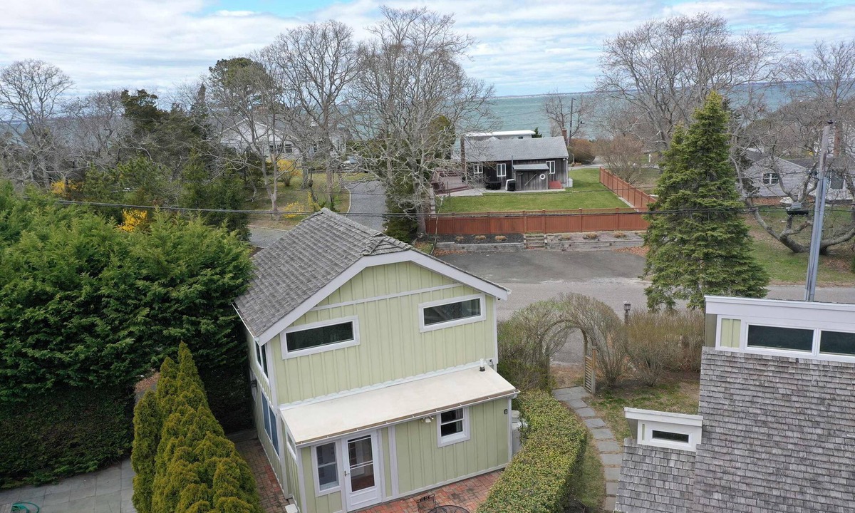 Shinnecock Hills Cottage | Seabreeze #3 Cozy Cottage walk to US Open