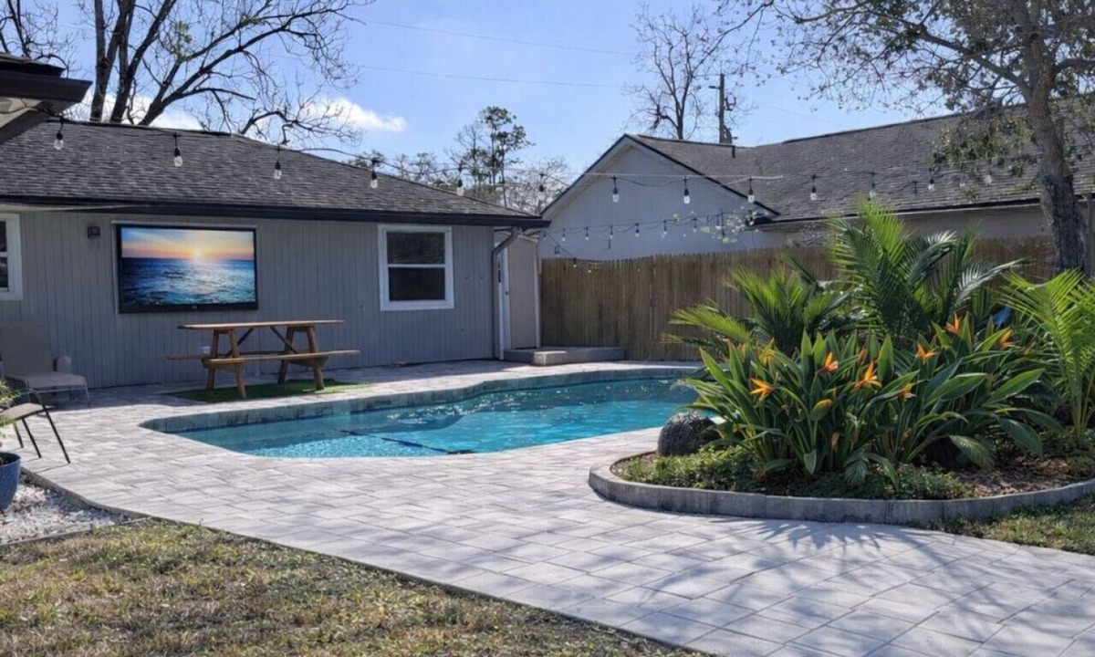 Isle of Palms House | Seabreeze Boating Way|Pool| Dock