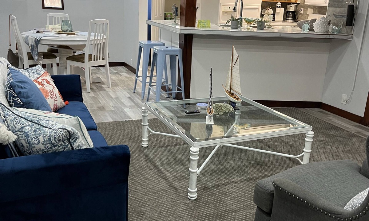 Modesto Apartment | Seabreeze in the Valley/spacious 822 sq.ft.