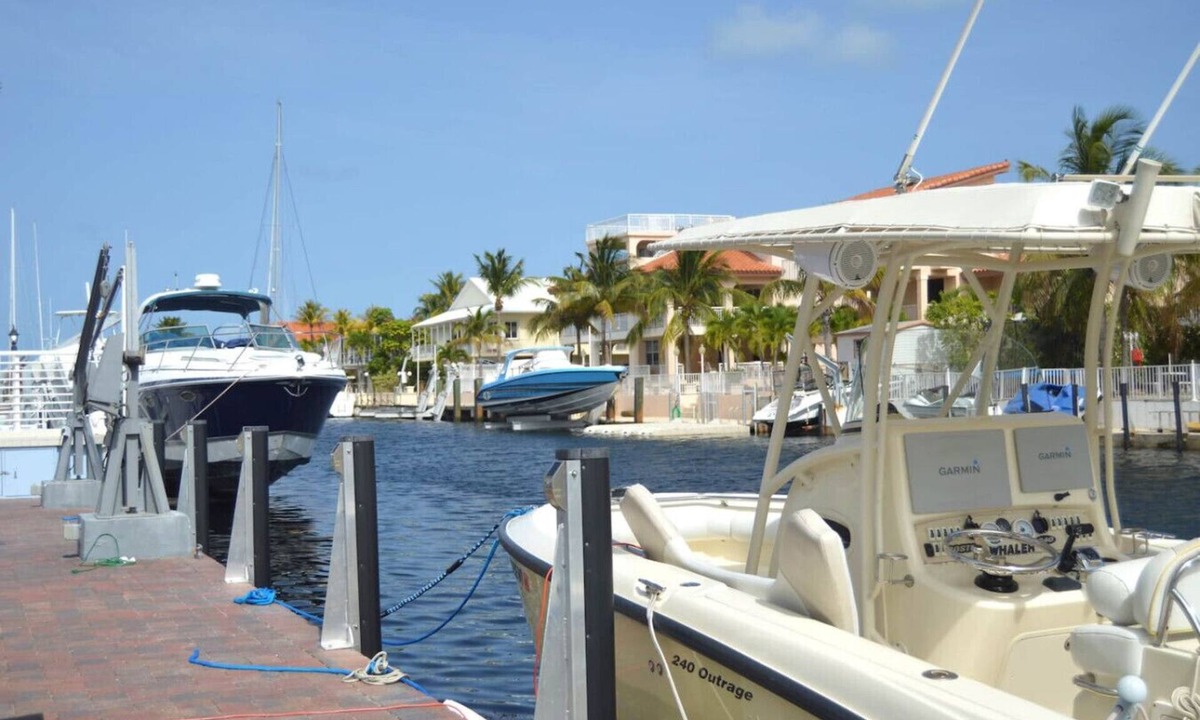 Key Largo House | Seabreeze Key Largo Oceanside 4/2 Pool Boat Dock