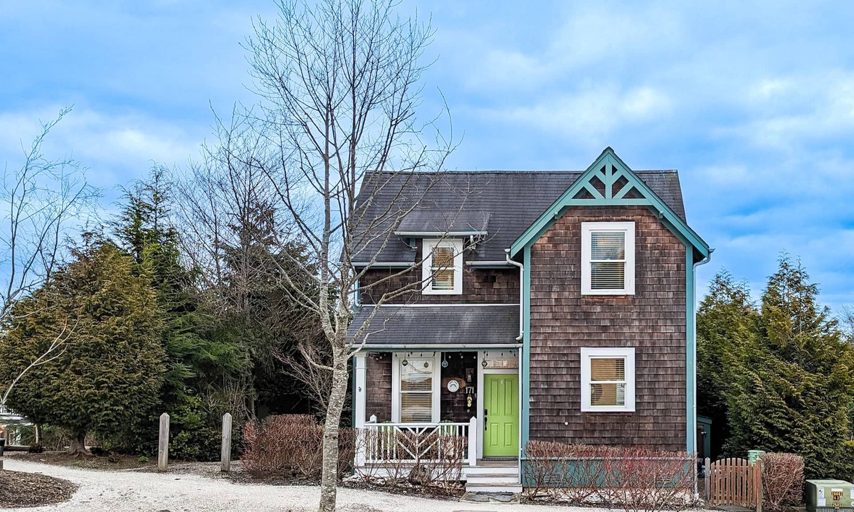 Seabrook House | Seabrook's Good Vibes: Dog Friendly!