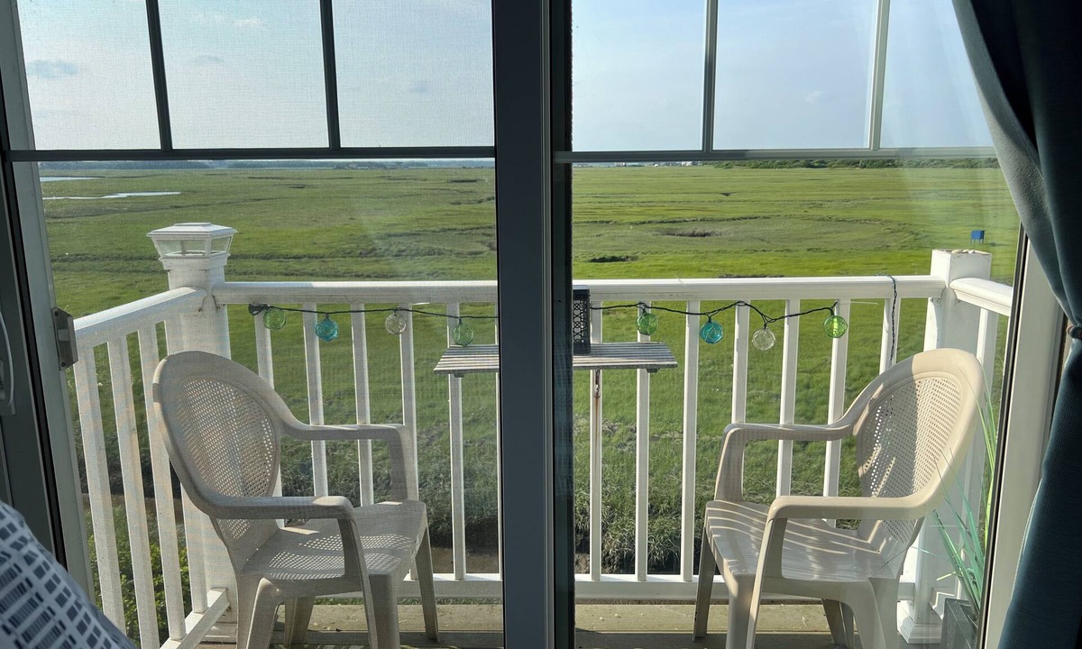 Seabrook Apartment | Seabrook Studio II - Walk to the beach!