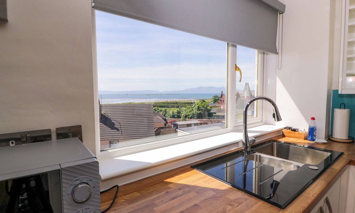 Ardrossan Cottage | Seafield Court