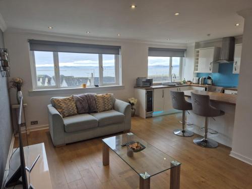 Ardrossan Apartment | Seafield Crt, North Shore Beach