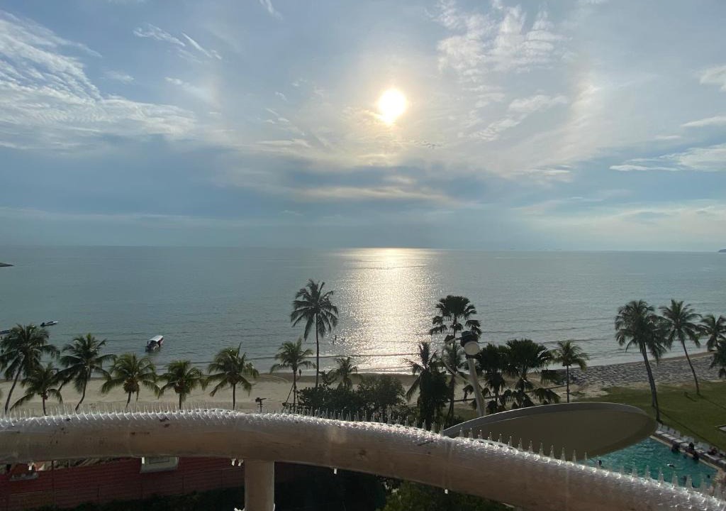 Si Rusa Apartment | Seafront 62 at Regency Tanjung Tuan, PD