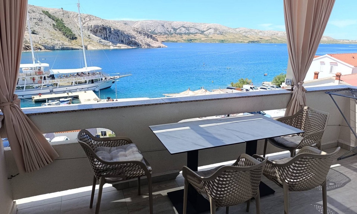 Metajna Apartment | Seafront apartment Valla 5