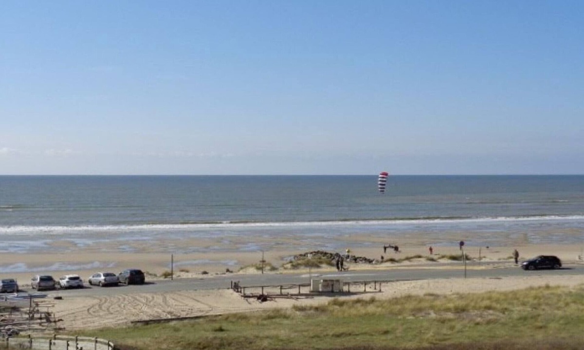 Merlimont-Plage Apartment | Seafront Apartment with Balcony, Parking & Elevator in Merlimont