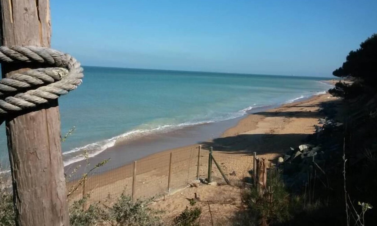 La Bree-les-Bains House | Seafront not overlooked, experience the postcard from the inside!