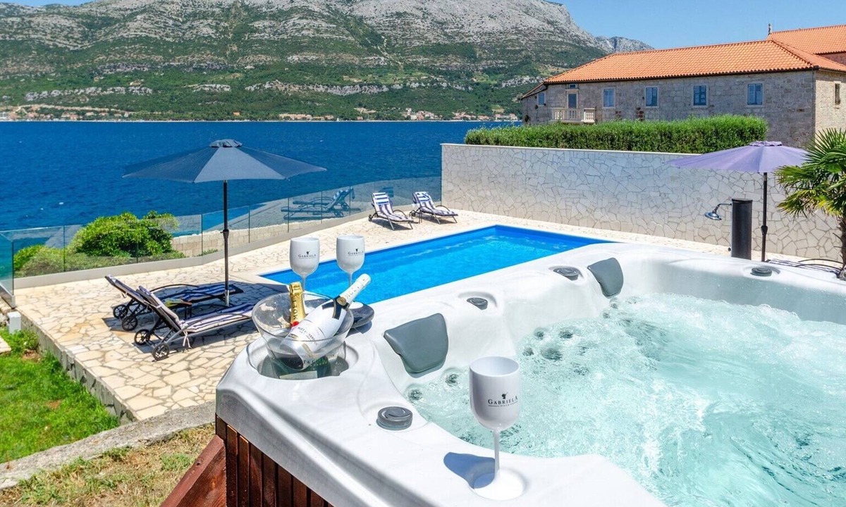 Cove Tri Zala (Zrnovo) Villa | Seafront villa Gabriela on island Korčula, private pool, gym, private parking
