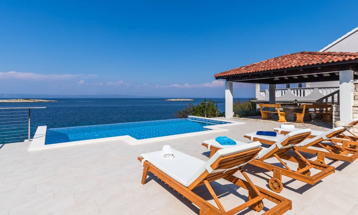 Prigradica Villa | Seafront Villa Mijo by Villas Guide