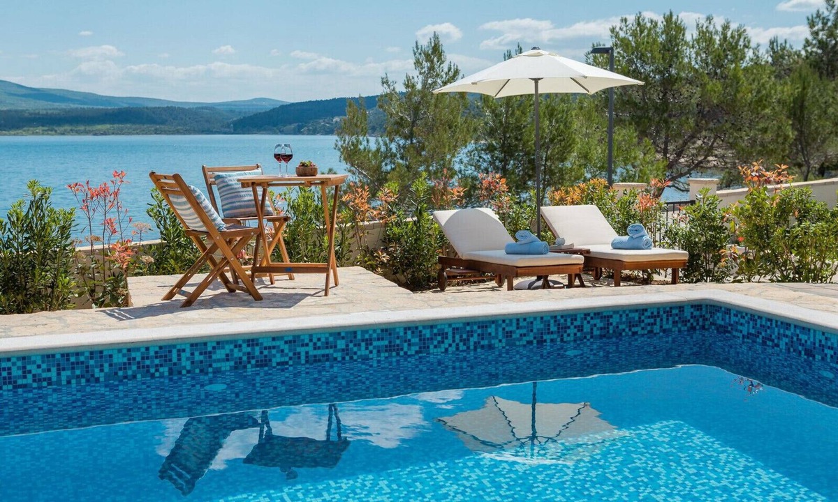 Pridraga Villa | Seafront Villa Noah with heated pool