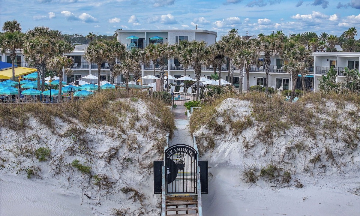 Neptune Beach Hotel | Seahorse Oceanfront Inn