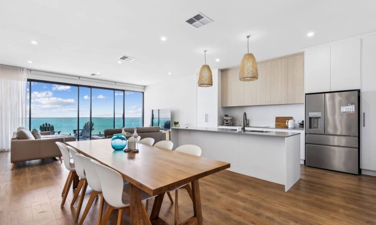 Hayborough House | Seamist on Seagull with Expansive Views