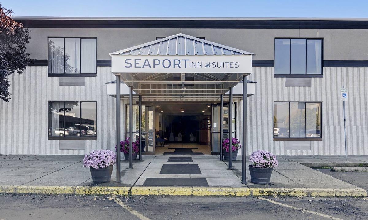 Lewiston Hotel | Seaport Inn and Suites