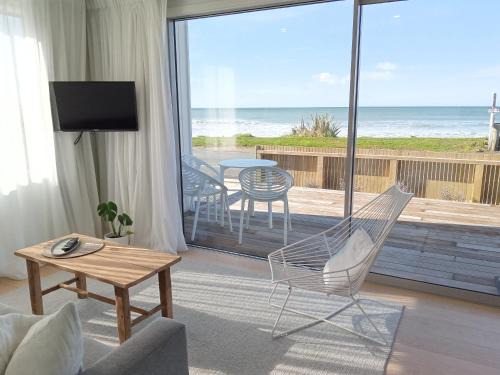 Kaka Point Apartment | Seascape Accommodation