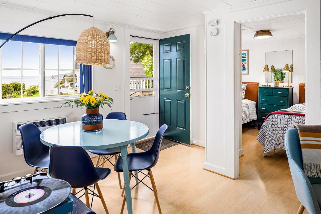 Belfast Hotel | Seascape Motel & Cottages