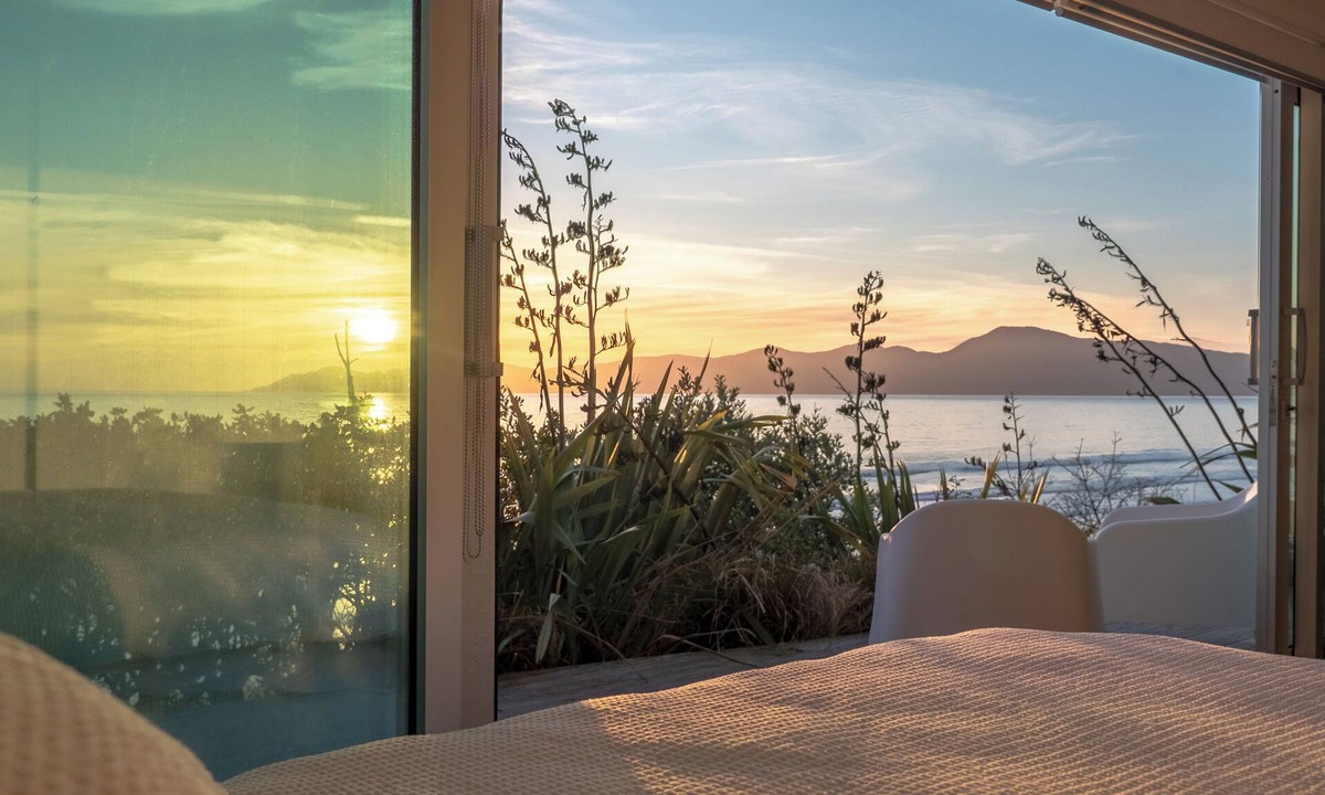 Raumati South House | Seascapes Waterfront 3