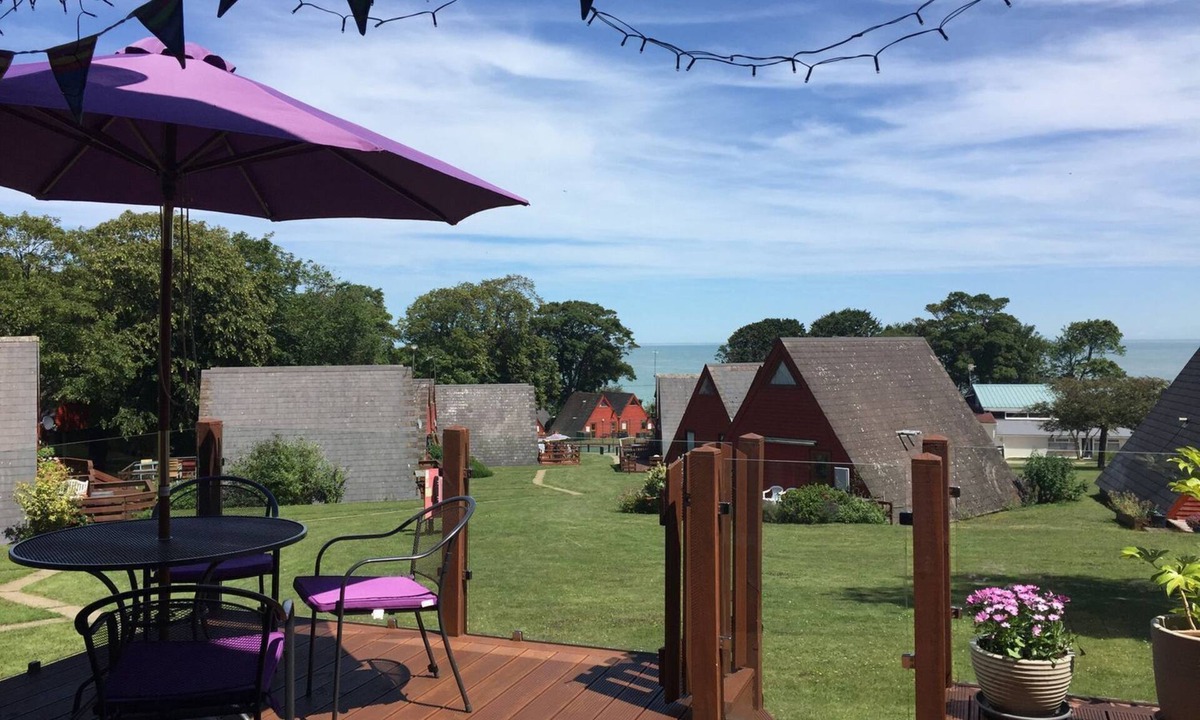 Martin Cottage | Seashell Cottage Lodge 97