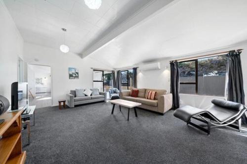 Waitarere Beach House | Seashell cottage