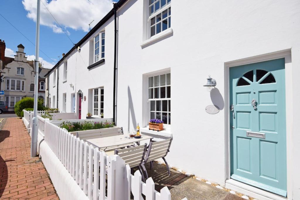 Worthing House | Seashell Cottage - Worthing